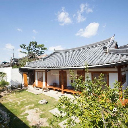 Ohnewwall Guesthouse Jeonju Ngoại thất bức ảnh