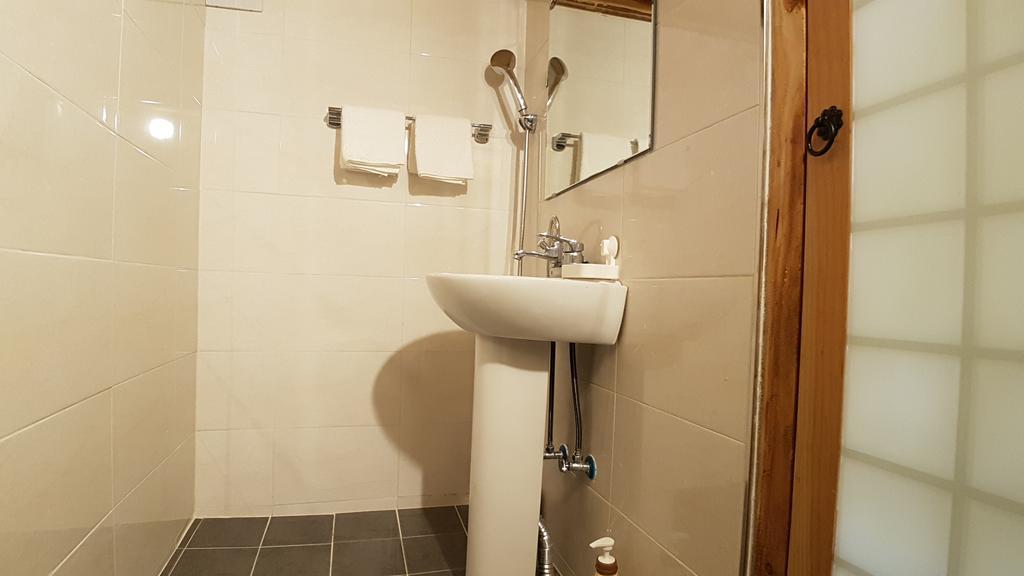 Ohnewwall Guesthouse Jeonju Ngoại thất bức ảnh