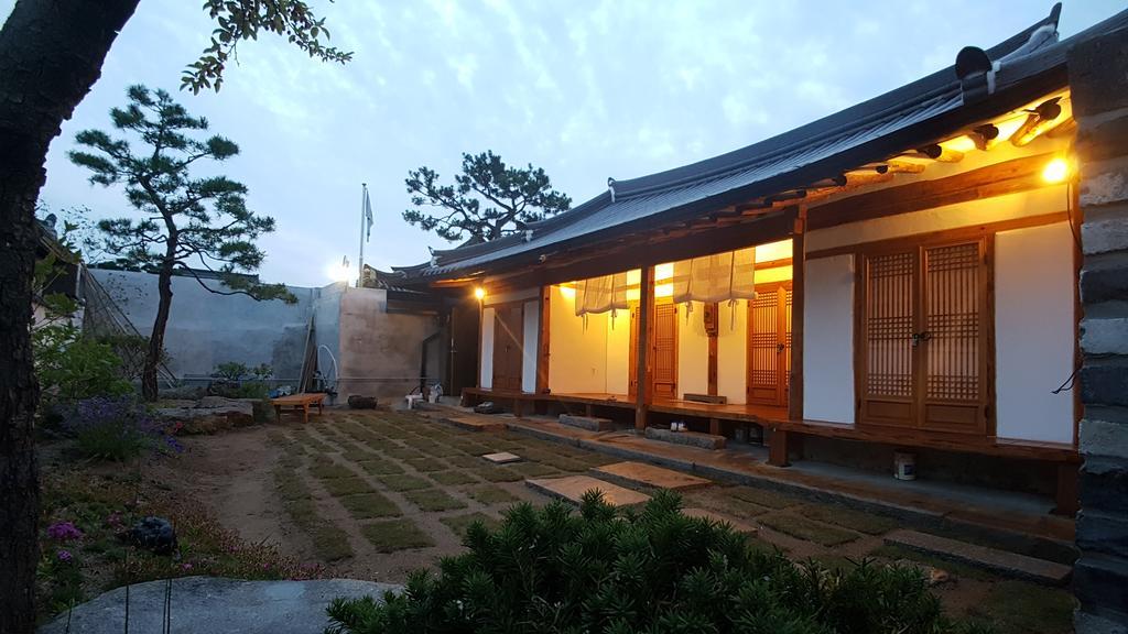 Ohnewwall Guesthouse Jeonju Ngoại thất bức ảnh