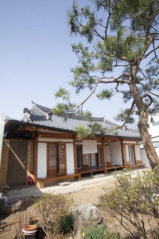 Ohnewwall Guesthouse Jeonju Ngoại thất bức ảnh