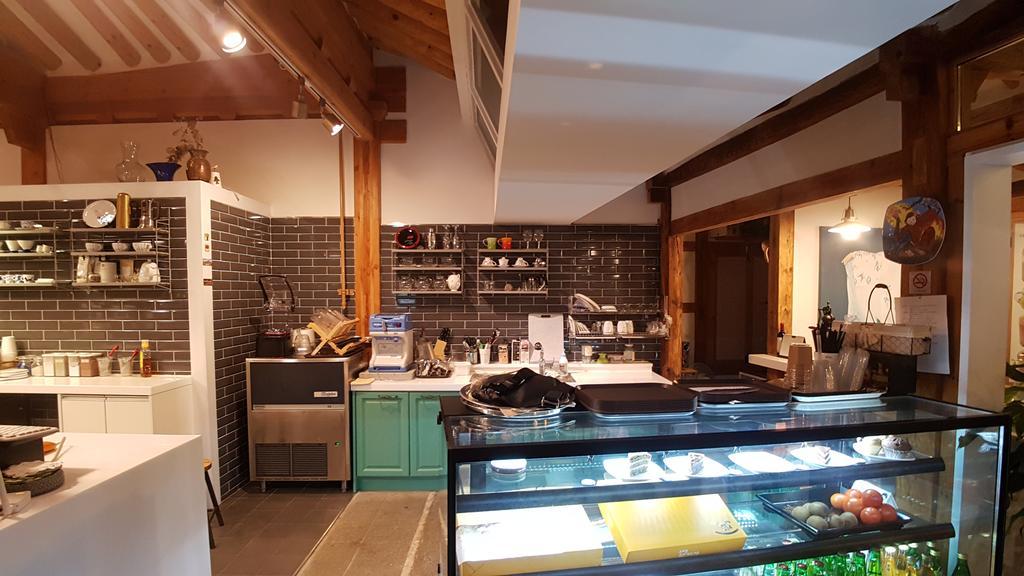 Ohnewwall Guesthouse Jeonju Ngoại thất bức ảnh