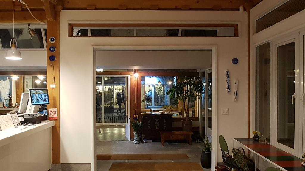 Ohnewwall Guesthouse Jeonju Ngoại thất bức ảnh