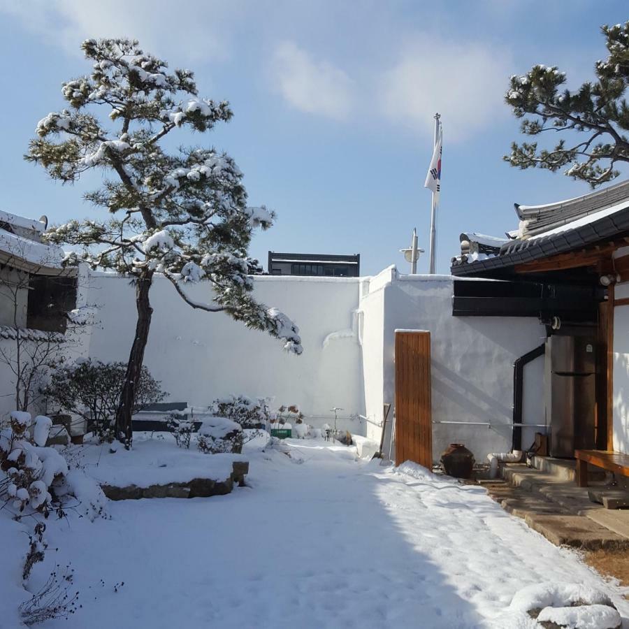 Ohnewwall Guesthouse Jeonju Ngoại thất bức ảnh